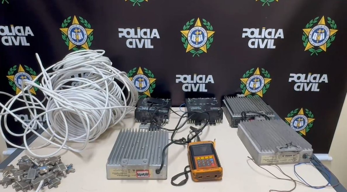 Trio é detido por operar 'gatonet' sob controle do tráfico em Cordovil Trio é detido por operar 'gatonet' sob controle do tráfico em Cordovil
