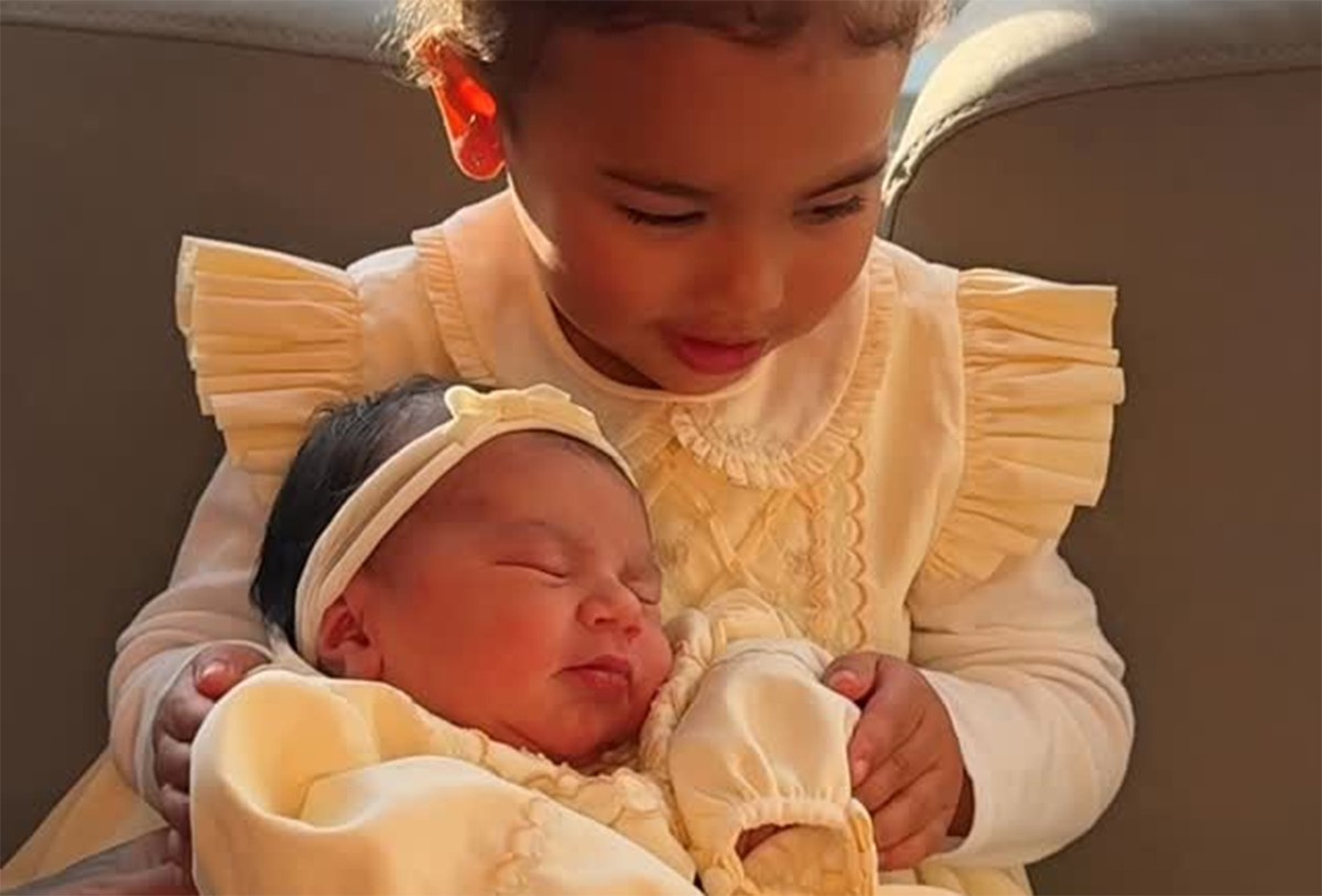 Biancardi compartilha encontro emocionante entre Mavie e Mel em vídeo especial Neymar e Bruna Biancardi mostram vídeo de Mavie conhecendo a irmã caçula, Mel (Foto: Reprodução/Instagram)