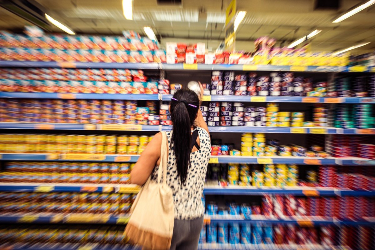 Maioria dos cariocas pesquisam preços e faz compra em mais de um supermercado (Foto: Hermes de Paula)