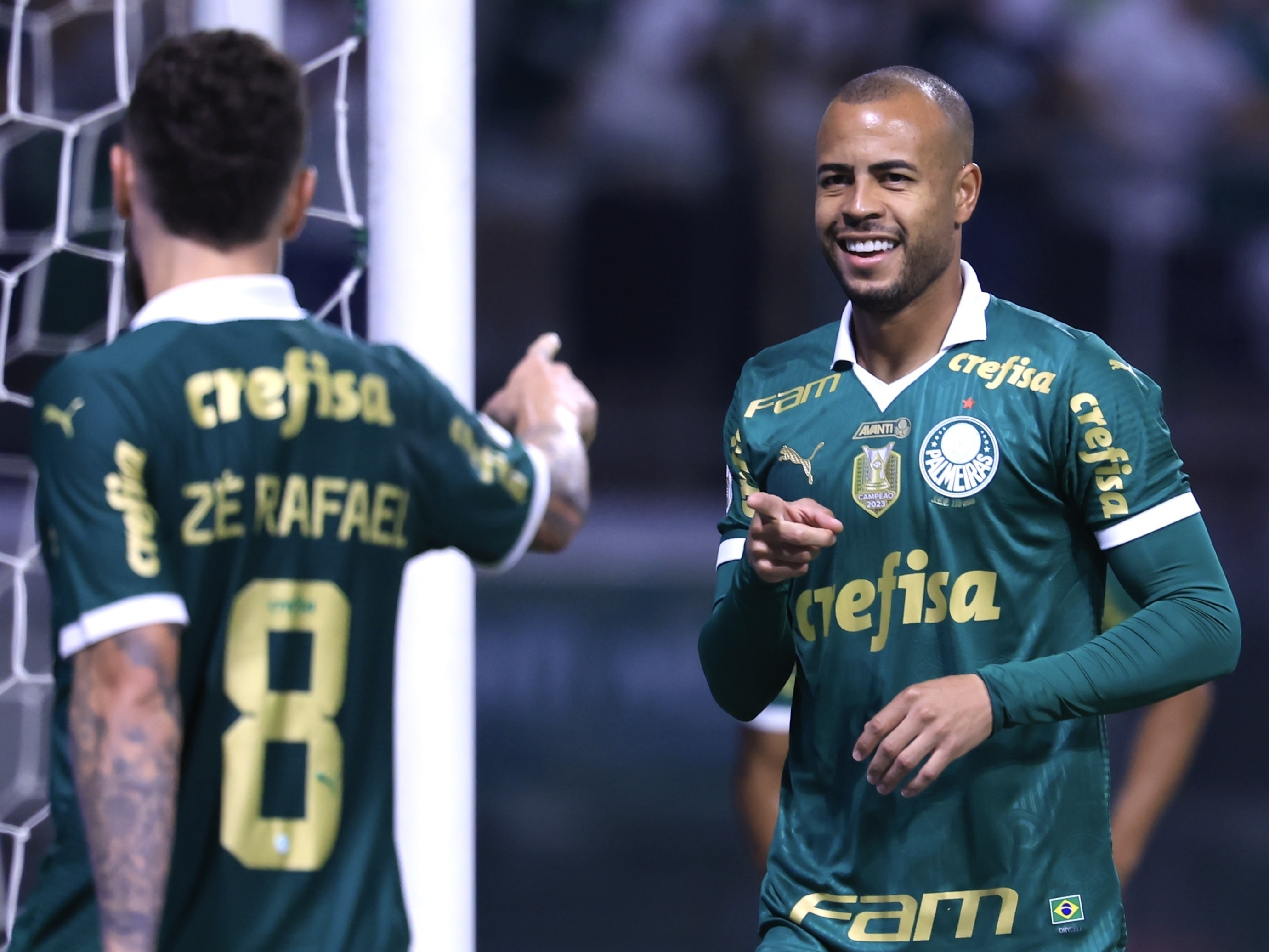 Mayke comemora após marcar pelo Palmeiras contra o Juventude, pelo Campeonato Brasileiro (Foto: Marcello Zambrana/AGIF)