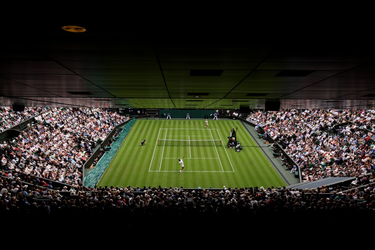Investir em assento VIP em Wimbledon pode render até R$ 1,5 milhão Quadra Central de Wimbledon — Foto: Clive Brunskill/Getty Images via Bloomberg