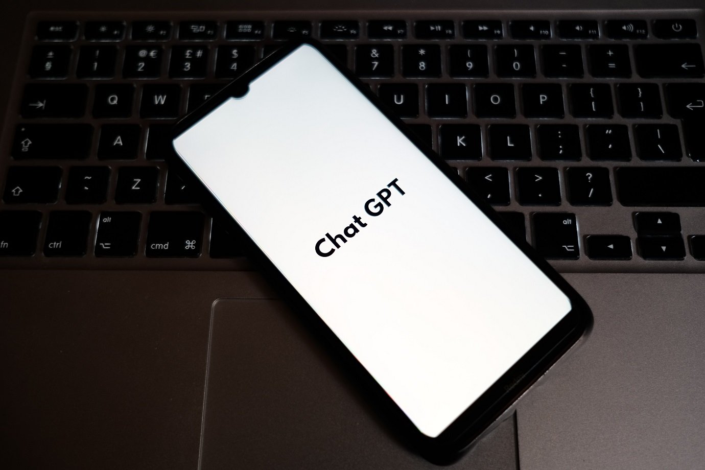 Evite usar 'resumo' em prompts do ChatGPT para obter melhores respostas ChatGPT (Nikolas Kokovlis/NurPhoto/Getty Images)