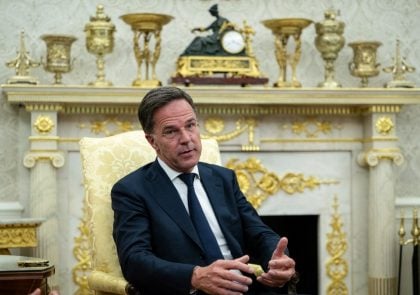 Secretário-geral da Otan, Mark Rutte, durante reunião com Donald Trump na Casa Branca (Foto: Andrew Caballero-Reynolds/AFP)