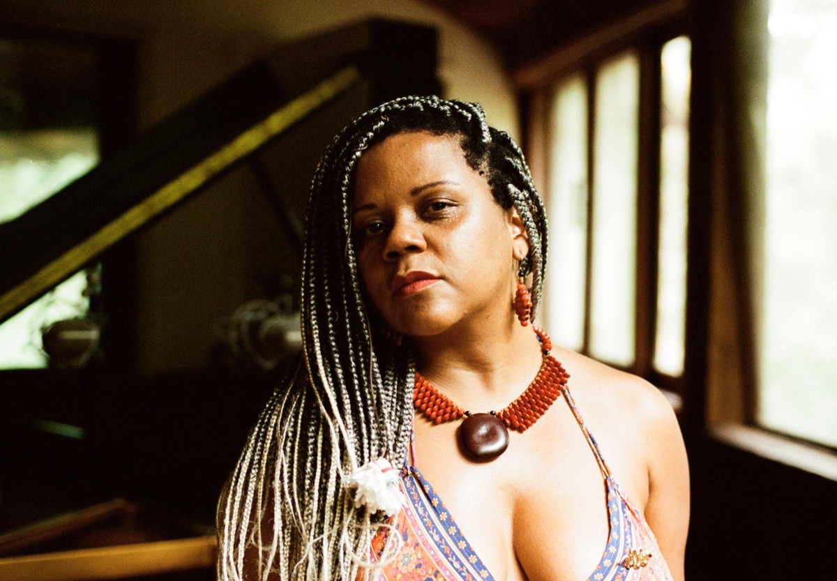 Novas gerações regravaram clássicos da música brasileira no projeto 'MPB Ano Zero' Ilessi regravou 'Se eu quiser falar com Deus', de Gilberto Gil (Foto: João Atala)