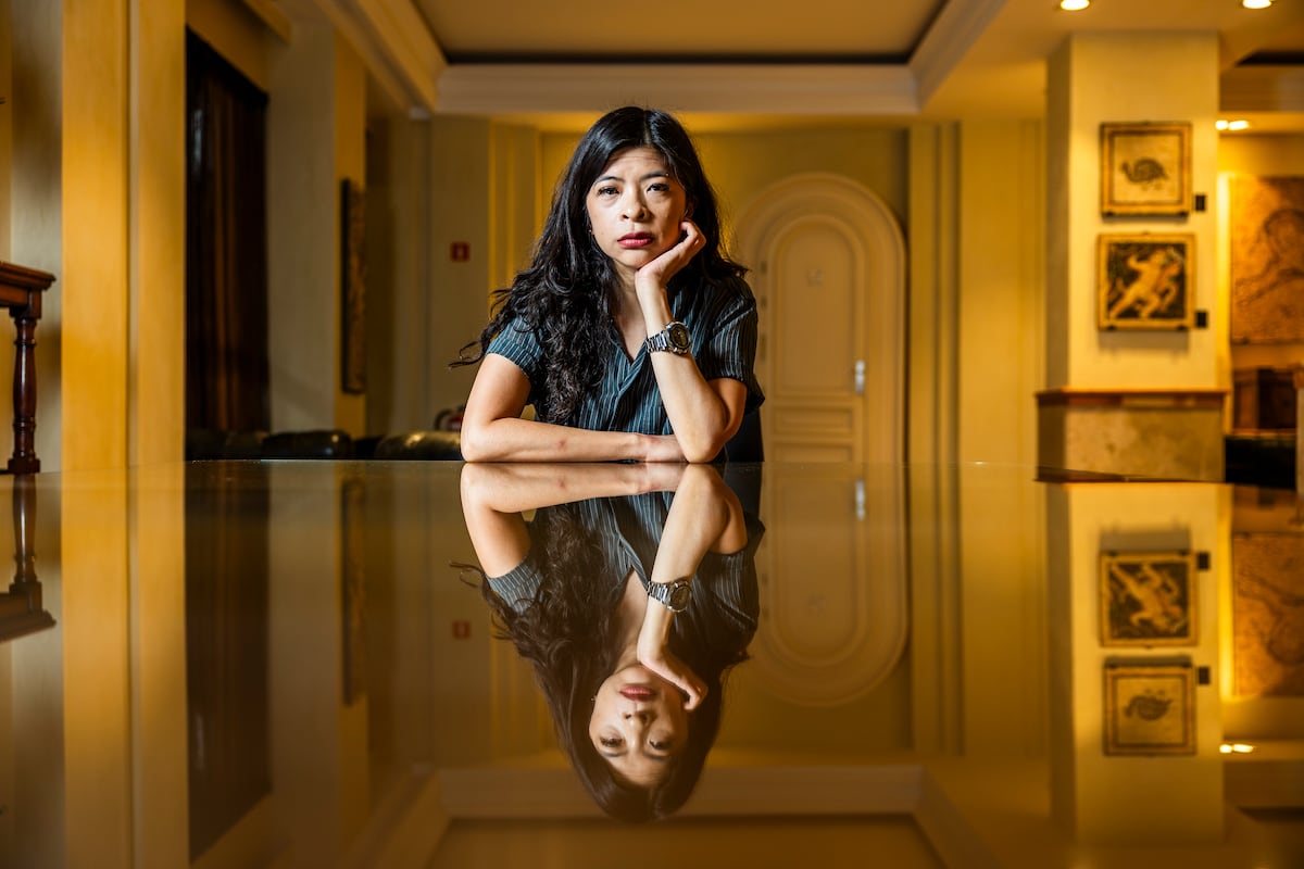 Patricia Evangelista destaca a dificuldade de usar palavras belas em seu trabalho A jornalista Patricia Evangelista, em um hotel central, em Madrid. (Foto: Samuel Sánchez)