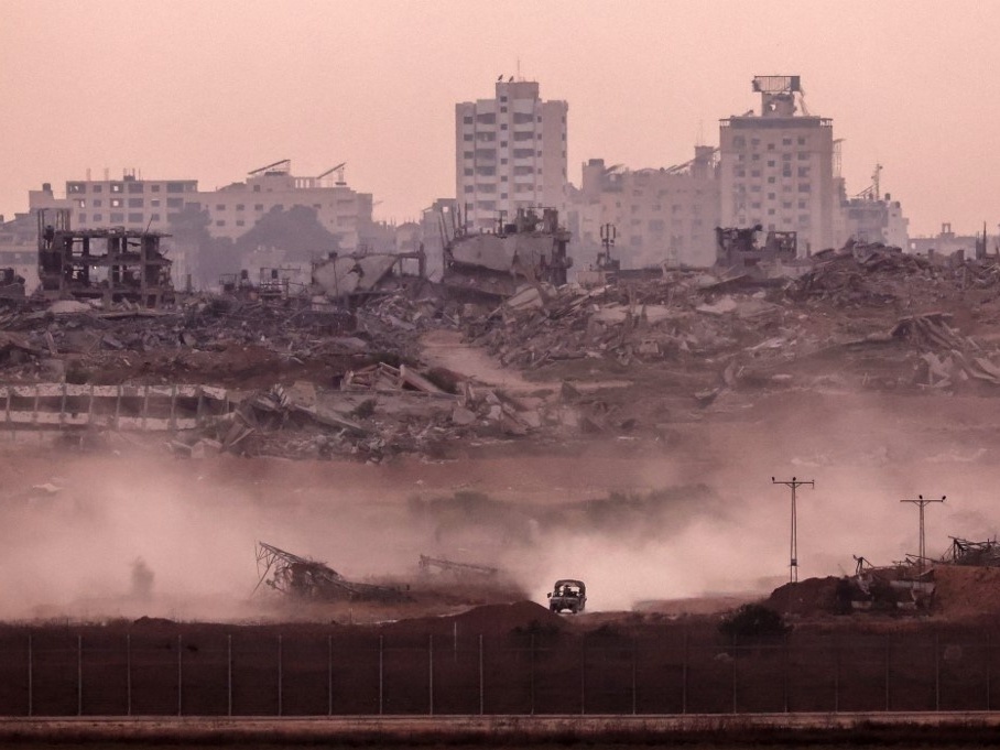 Israel intensifica ataques em Gaza e amplia ofensiva na Cisjordânia Faixa de Gaza após ataque de Israel em 1 de julho de 2025 (Foto: Jack GUEZ / AFP)