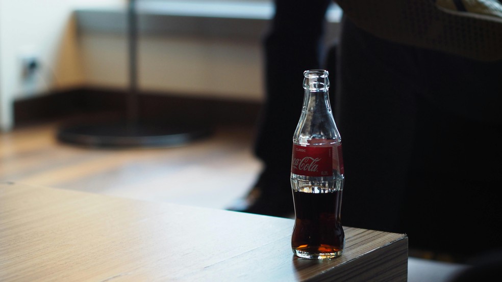 Coca-Cola pode adotar açúcar da cana com proposta de Trump e apoio do Brasil Trump quer que Coca-cola volte a ter açúcar de cana nos EUA (Foto: Jens Mahnke/Pexels)