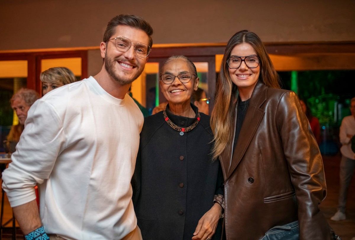 Marina Silva com Klebber Toledo e Camila Queiroz em ato contra retrocessos ambientais (Foto: Lucas de Oliveira)