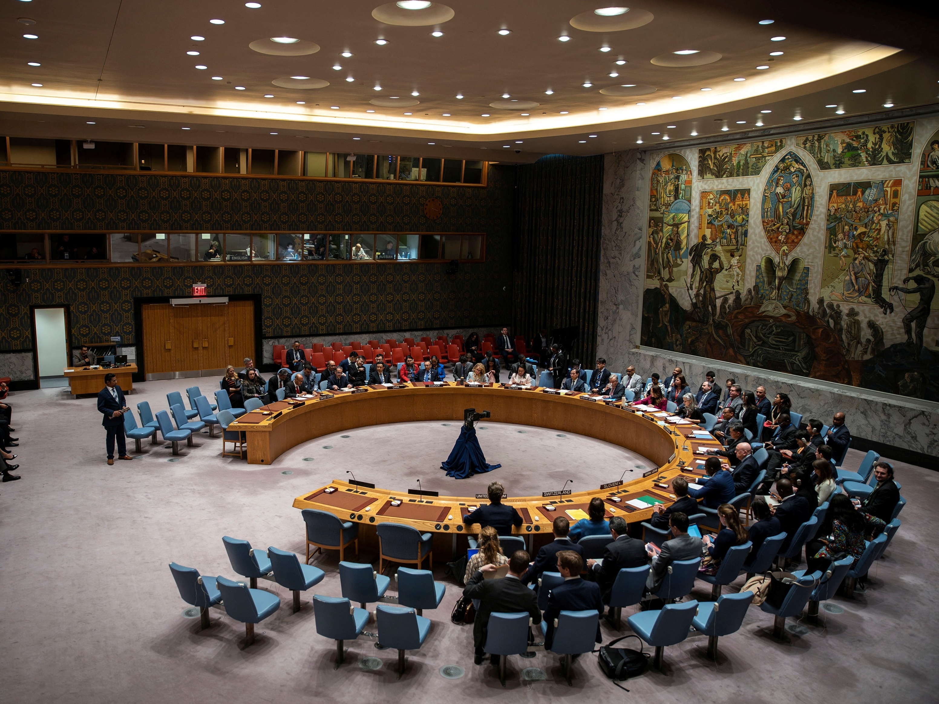 China e Rússia propõem cessar-fogo no Irã durante reunião na ONU Reunião do Conselho de Segurança da ONU sobre o conflito entre Irã e Israel (Foto: Eduardo Muñoz/Reuters)