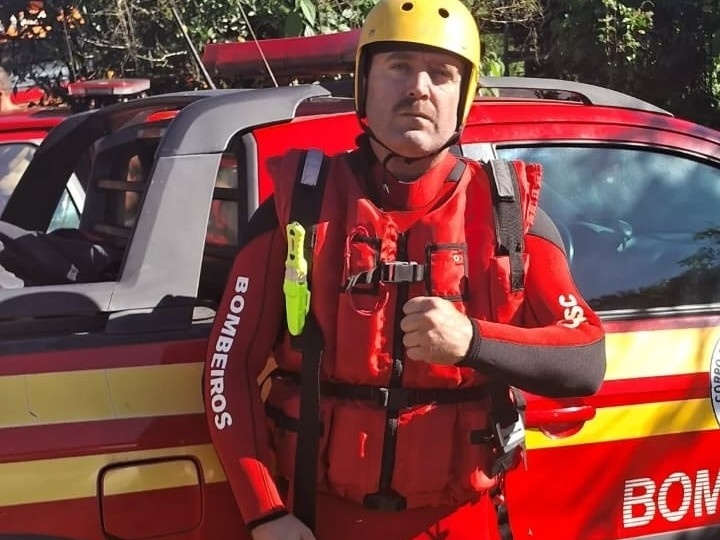 Bombeiro comunitário João Paulo Floariani morreu após ser picado por uma aranha-marrom (Foto: Reprodução/Redes Sociais)