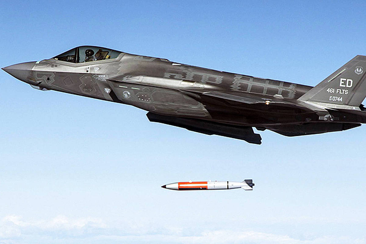 Caça F-35 americano lança bomba nuclear B61 desarmada em teste (Foto: Los Alamos National Laboratory/F-35 Joint Program Office)