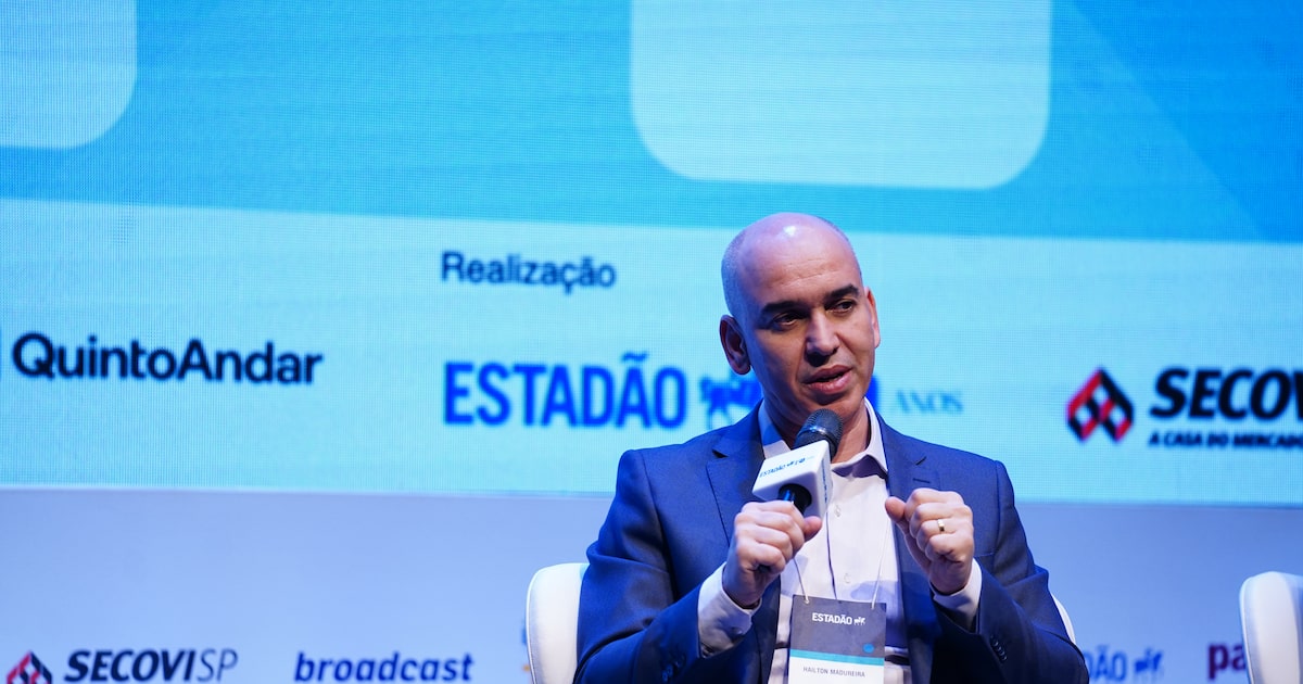 'O brasileiro faz uma casa por etapas, de acordo com a disponibilidade do crédito que ele tem' (Foto: Sergio Barzaghi/Estadão)