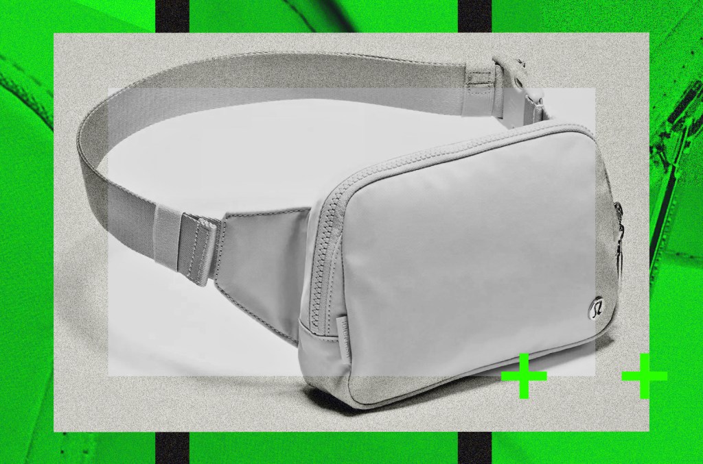 A bolsa Everywhere Belt Bag da Lululemon é perfeita para manter as mãos livres, ideal para chaves de carro, identificação, gloss labial e muito mais. Adquira com 50% de desconto. (Foto: Reprodução)