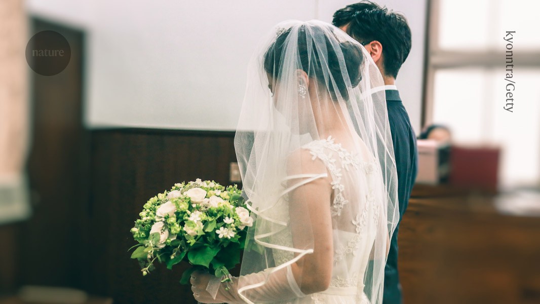 Japão impõe mudança de nome após casamento e afeta cientistas mulheres Casais casados no Japão são obrigados por lei a compartilhar o mesmo sobrenome. (Foto: kyonntra/Getty)