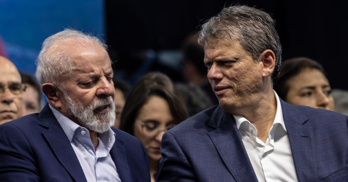 Esquerda critica Hugo Motta em ataque direcionado a Tarcísio de Freitas O presidente Luiz Inácio Lula da Silva (PT) e o governador de São Paulo Tarcísio de Freitas em solenidade em Santos (Foto: Taba Benedicto/ Estadão)