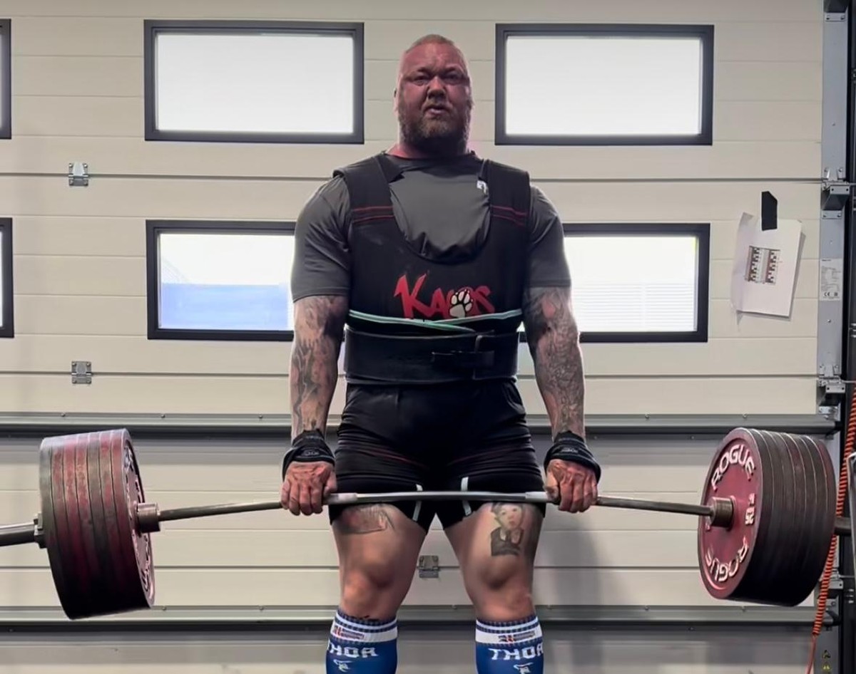 Hafthór Björnsson é recordista de levantamento terra ou deadlift, tendo alcançado 501 kg. (Foto: Reprodução/Instagram)