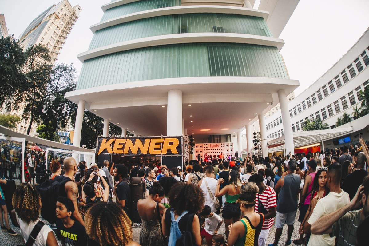 Dia Nacional do Funk celebra com show gratuito de Tati Quebra Barraco no MAR Kenner comemora primeiro Dia Nacional do Funk no Museu de Arte do Rio (Foto: Divulgação)