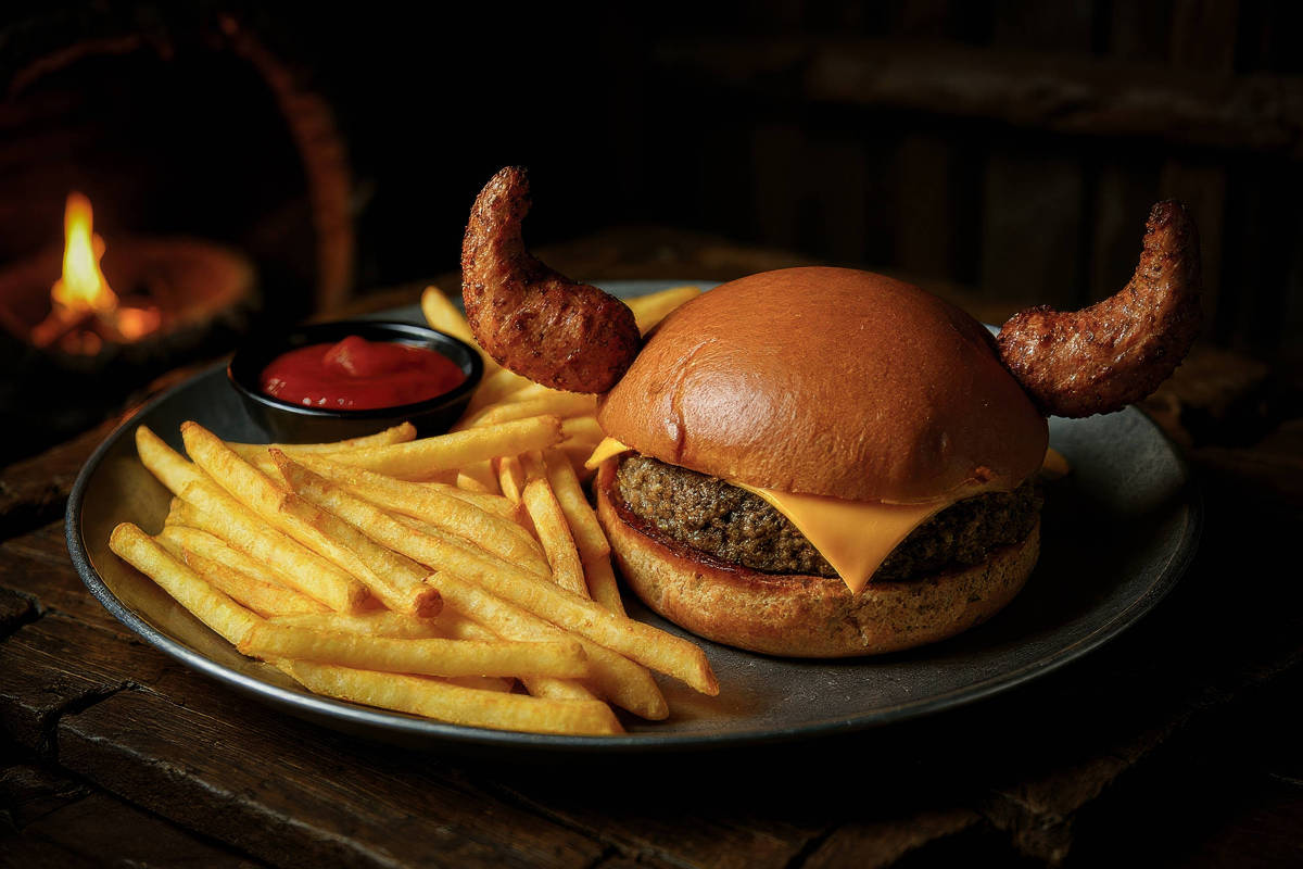 Tatuapé inaugura lanchonete temática viking e novo espaço gastronômico Guerreirinho burger, um dos hambúrgueres servidos no Vikings, restaurante temático no Tatuapé (Foto: Divulgação)