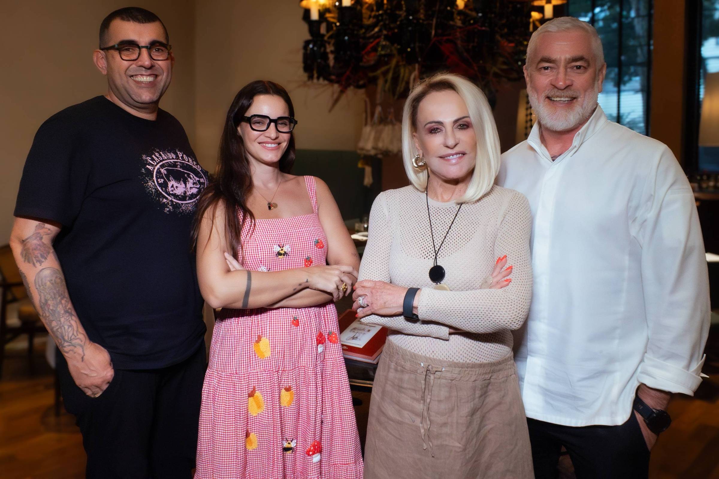 Globo fecha contratos e arrecada quase R$ 60 milhões com reality de Ana Maria Braga Alex Atala, Renata Vanzetto, Ana Maria Braga e Jeffeson Rueda, que formarão o elenco do Chef de Alto Nível (Foto: Carol Fonseca/Globo)