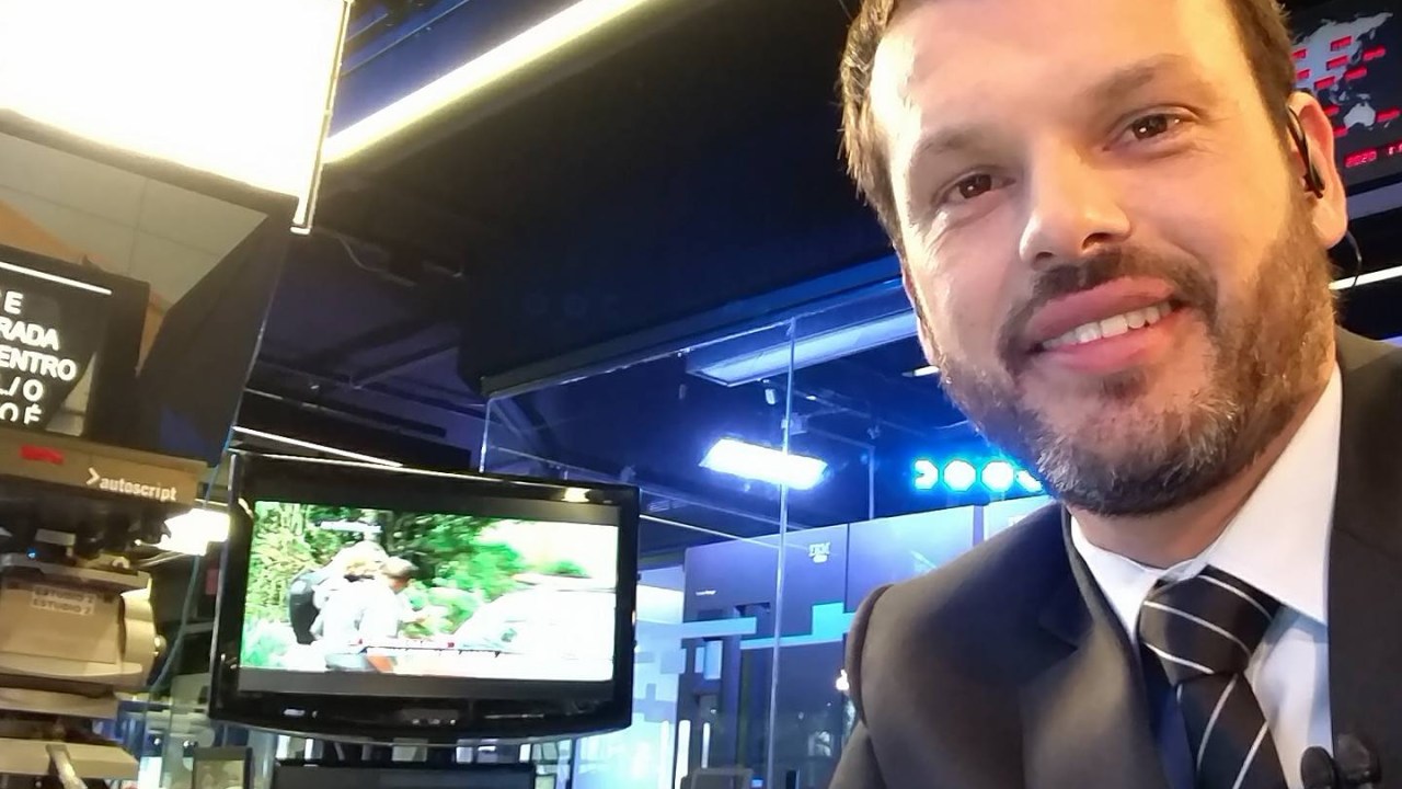 Repórter da Band é suspenso após agredir colega da Record ao vivo na TV Lucas Martins: repórter da Band se perdeu na mata (Foto: Facebook-Lucas Martins/Reprodução)