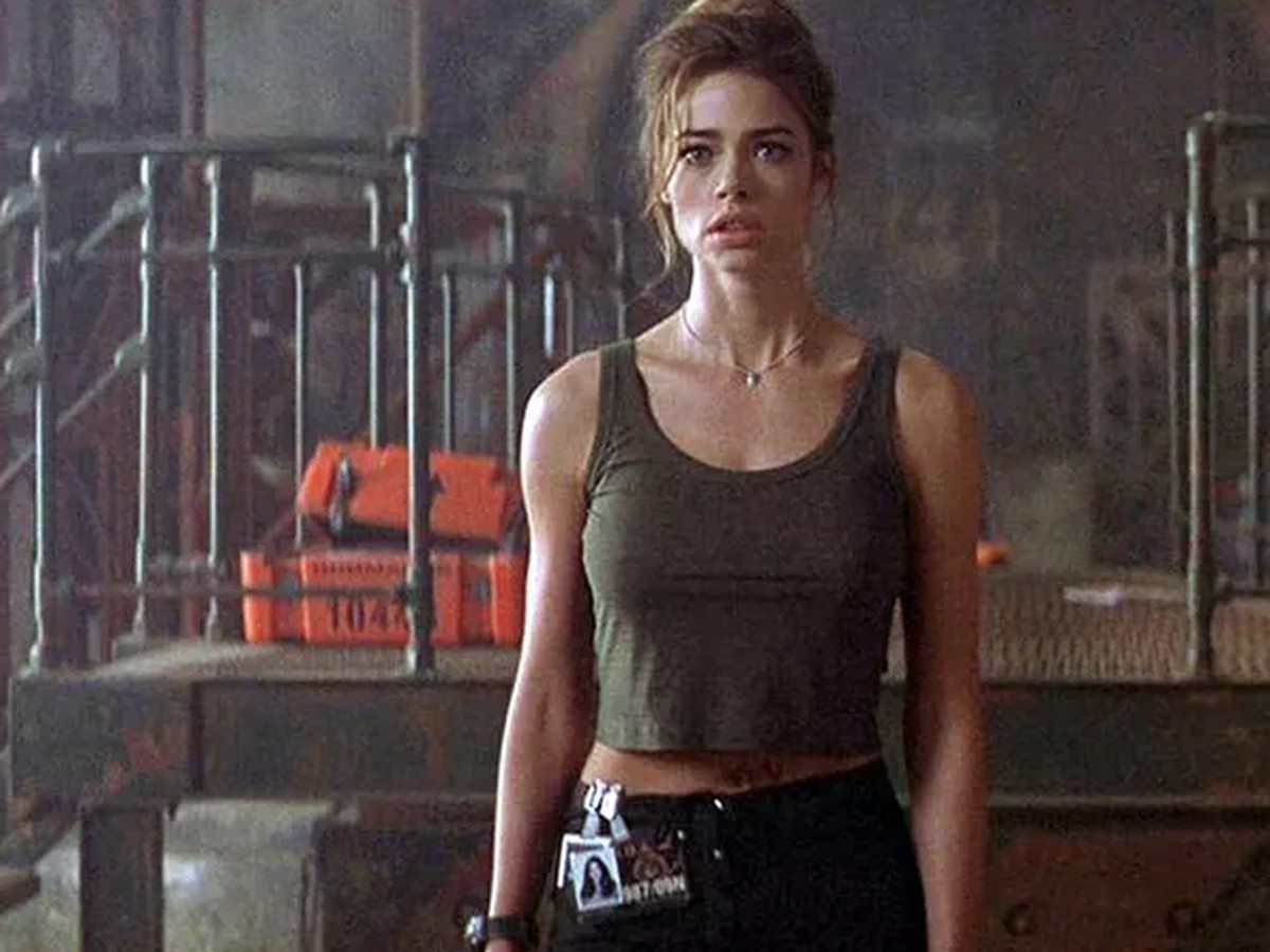 Denise Richards em cena de '007 - O Mundo Não é o Bastante’ (Foto: Divulgação)