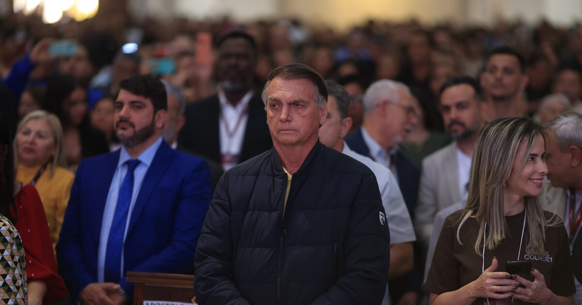 Jair Bolsonaro participa de culto na Igreja Catedral da Benção nesta quinta-feira, 24 (Foto: Wilton Júnior/Estadão)
