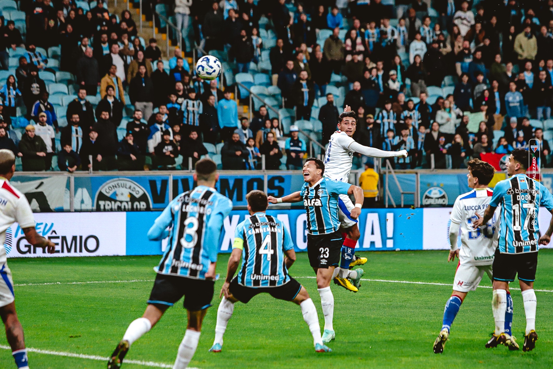 Fortaleza permanece no Z-4 com desempenho decisivo do goleiro na partida Foto: Reprodução