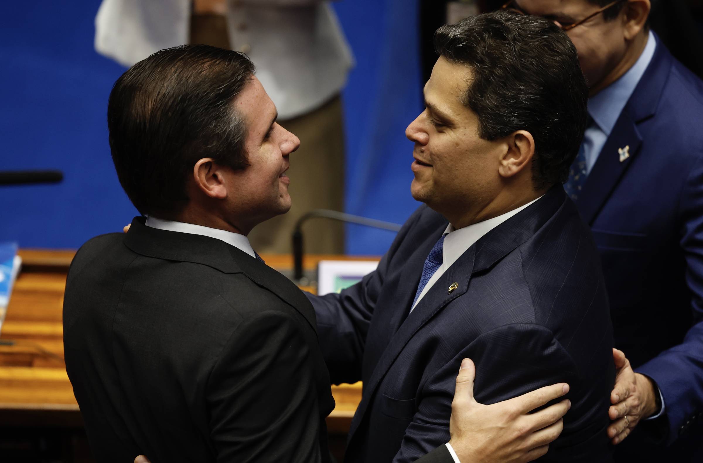 Polarização e inércia política são evidenciadas pela alta de deputados Deputado Hugo Motta, presidente da Câmara, e o senador Davi Alcolumbre, presidente do Congresso Nacional (Foto: Pedro Ladeira - 01.fev.2025/Folhapress)
