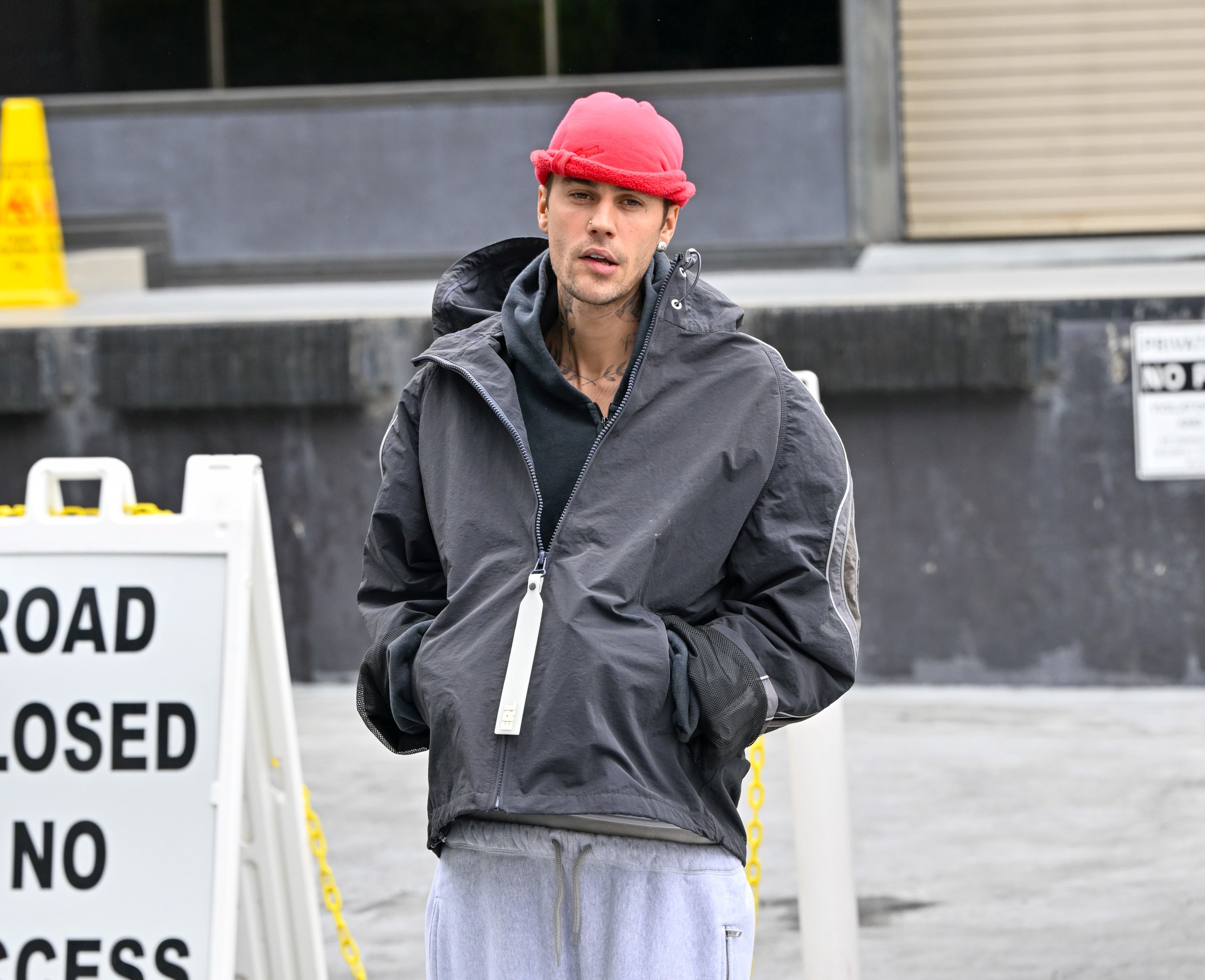 Justin Bieber surpreende com anúncio de álbum inédito em meio a polêmicas Justin Bieber: cantor lança novo álbum em meio a polêmicas (Foto: DUTCH/Bauer-Griffin/GC Images)