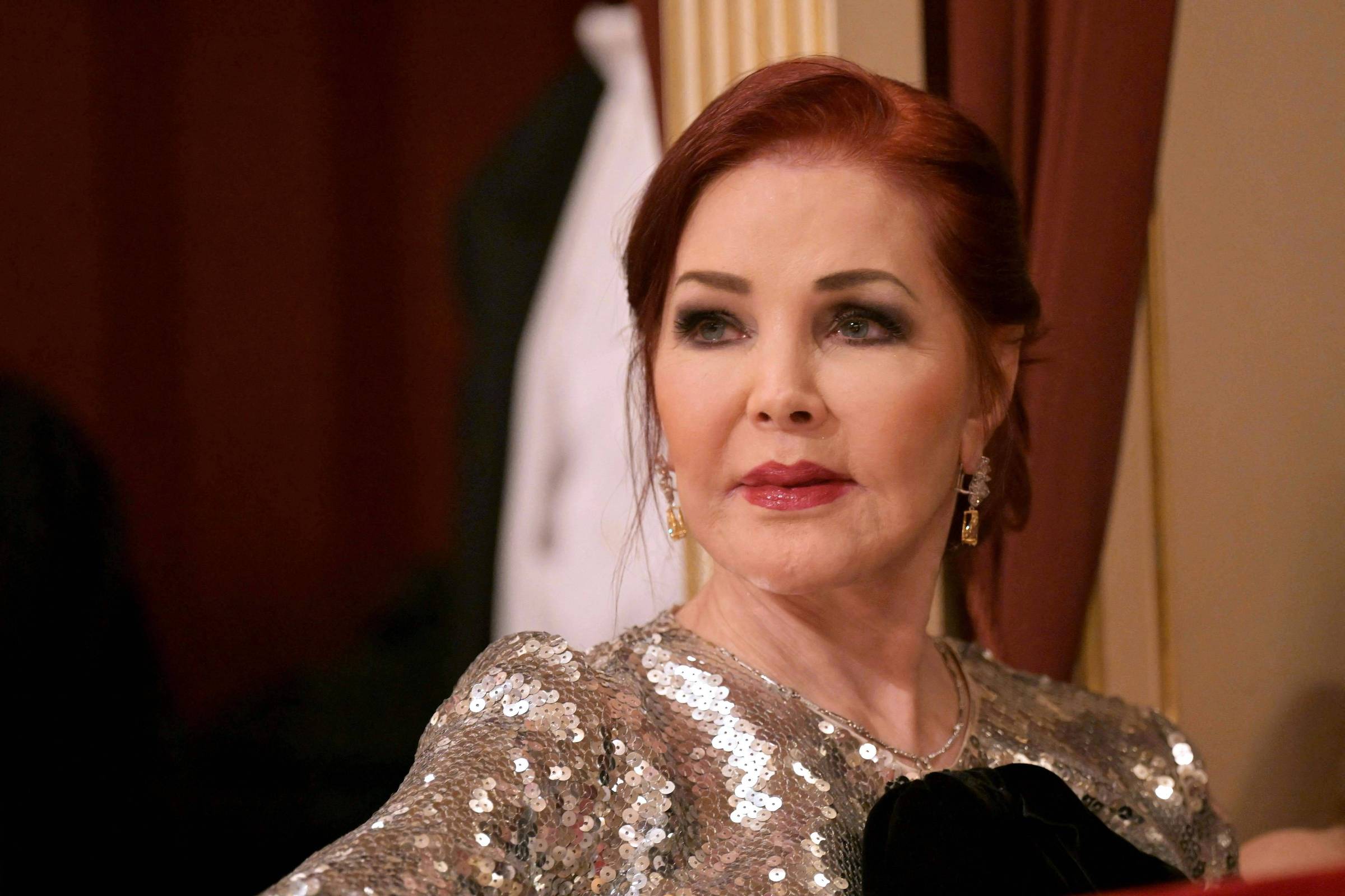 Priscilla Presley é acusada de desligar aparelhos de Lisa Marie por herança de Elvis Priscilla e Elvis Presley foram casados por seis anos, entre 1967 e 1973 (Foto: Roland Schlager/AFP)