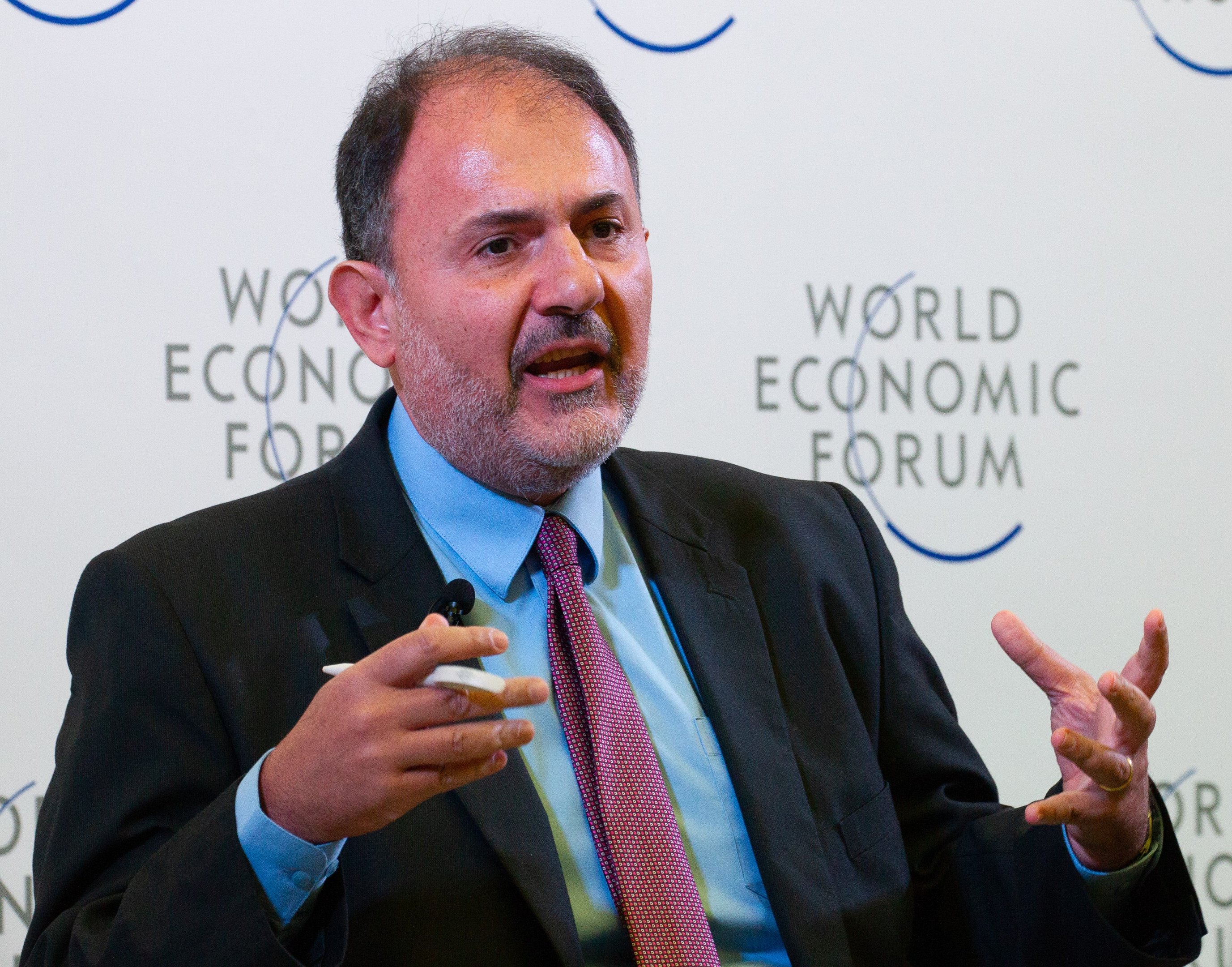 Jorge Abache, professor de economia da Universidade de Brasília: "O que realmente rege o mundo são interesses políticos e de mercado, infelizmente não o que é 'bom para o clima'" (Foto: Divulgação)