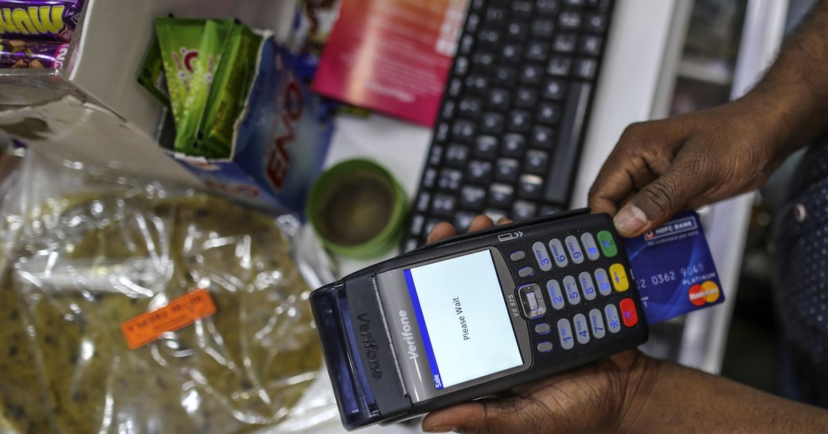 O mercado de stablecoins permite que os consumidores façam pagamentos sem passar por uma rede de cartões, o que põe em risco movimento de US$ 187 bi em taxas por ano somente nos EUA (Foto: Dhiraj Singh/Bloomberg)