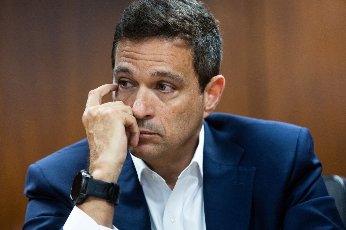 Campos Neto busca apoio do Centrão para fortalecer as fintechs durante a quarentena Roberto Campos Neto: do BC ao Nubank, com uma quarentena entre as duas instituições — Foto: Maria Isabel Oliveira/Ag. O Globo