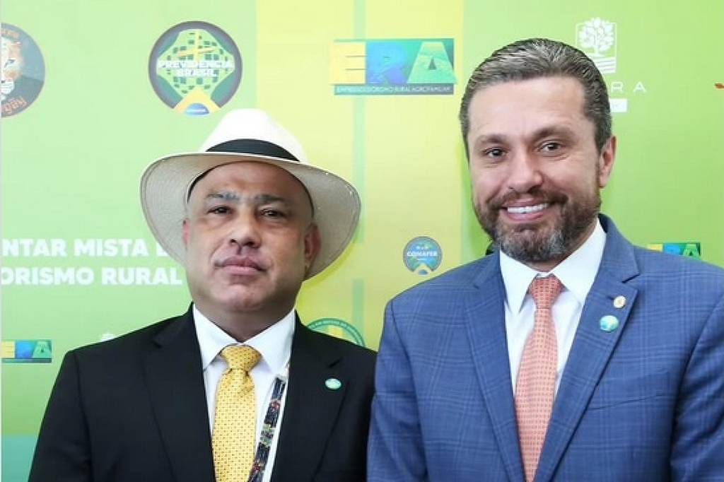 Entidade sob investigação da PF financia despesas de frente parlamentar rural O presidente da Conafer, Carlos Lopes, e o deputado Fausto Pinato (PP-SP), presidente da Frente Parlamentar em Defesa do Empreendedorismo Rural (Foto: Reprodução/Instagram)