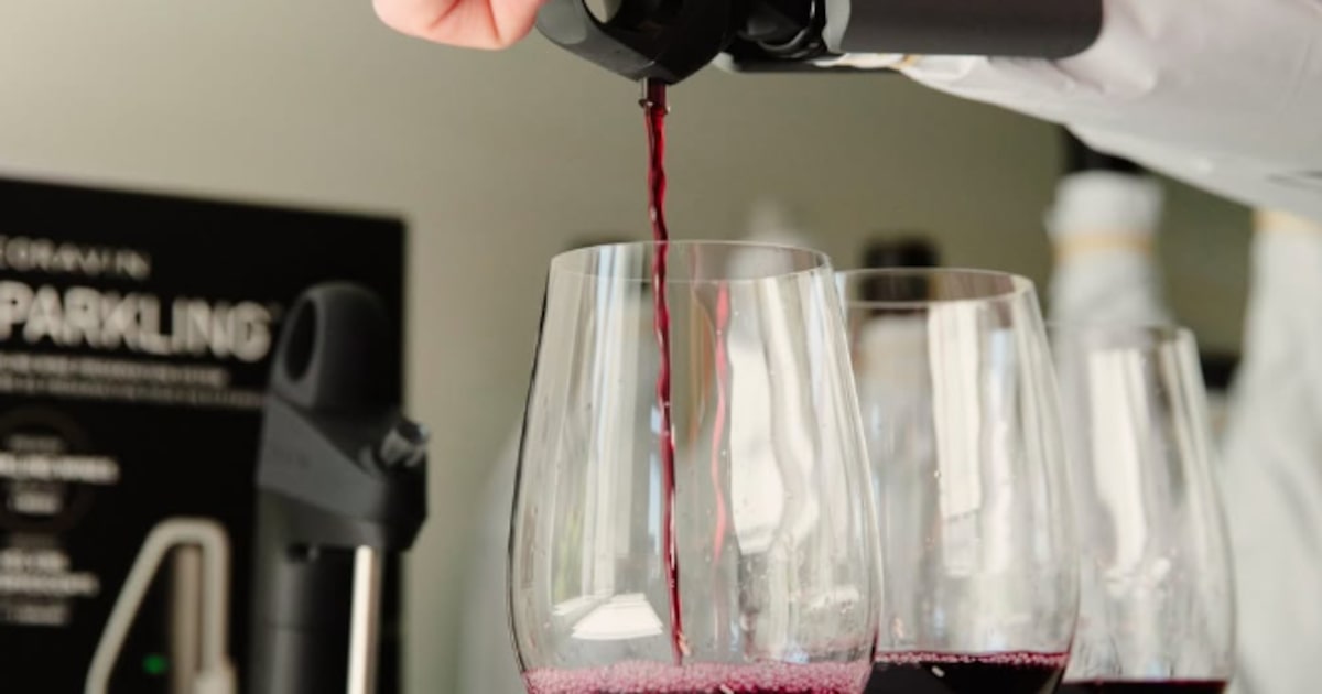 Vendas de equipamento para servir vinho sem abrir a garrafa crescem 80% no Brasil Hoje, a operação brasileira da Coravin responde por cerca de 4.000 a 5.000 novos usuários por ano, entre consumidores domésticos e profissionais do setor (Foto: Divulgação)