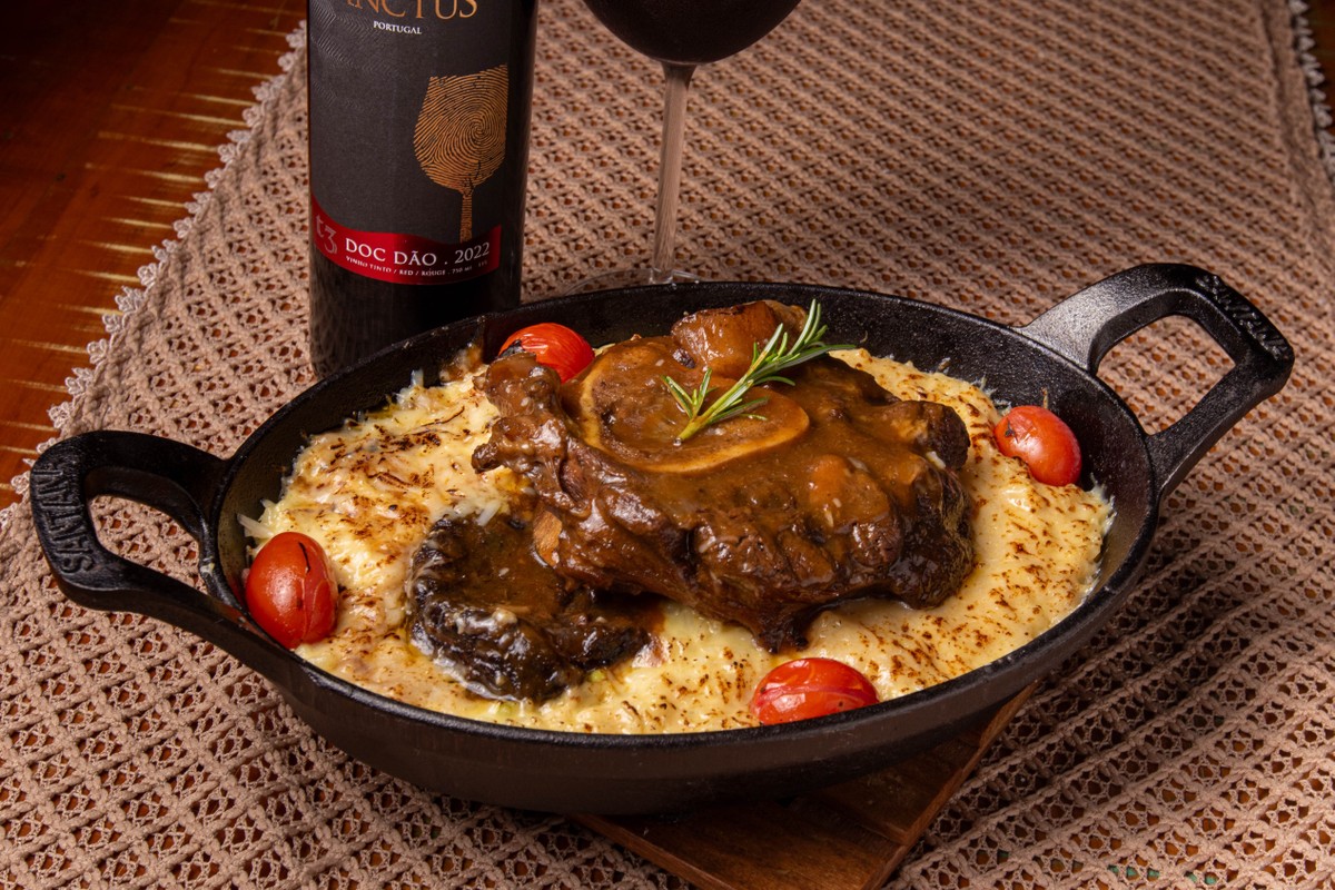 Festival de Inverno do Cadeg traz gastronomia, palestras e diversão para toda a família O Brasas Show serve o Ossobuco Cabernet com risoto de alho-poró por a partir de R$ 159,90 — Foto: Divulgação