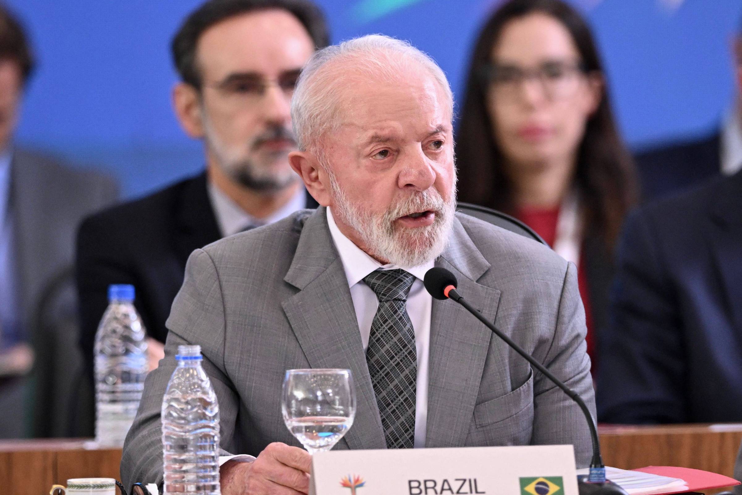 Lula critica austeridade e propõe nova moeda para países do Brics Presidente do Brasil, Luiz Inácio Lula da Silva, fala durante reunião do Brics (Foto: EVARISTO SA - 26.fev.25/AFP)
