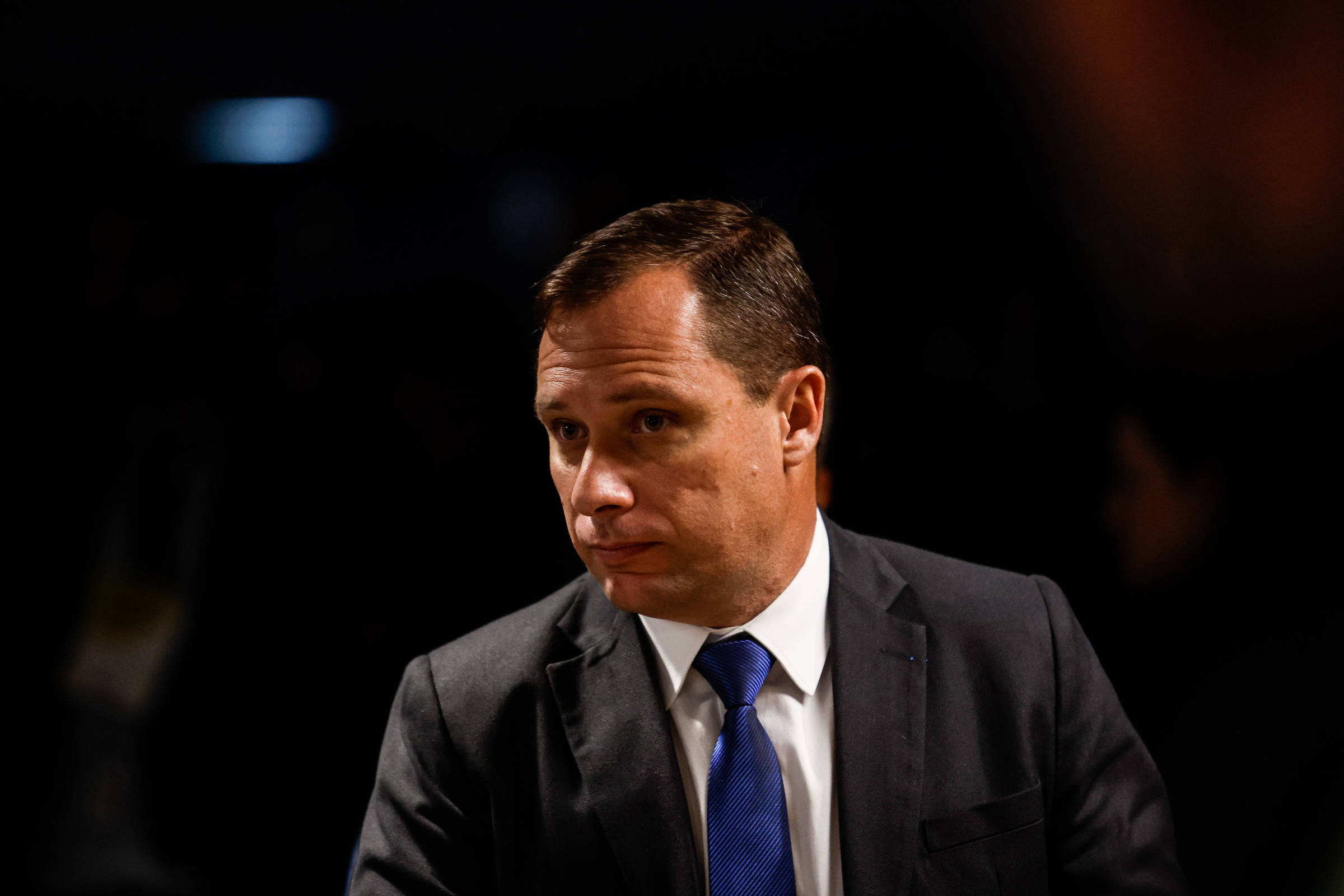 Cid denuncia tentativa de advogados de Bolsonaro de mudar sua defesa jurídica Tenente-coronel Mauro Cid prestou depoimento à Polícia Federal na terça-feira (24) horas após participar de acareação no STF (Foto: Gabriela Biló - 10.jun.25/Folhapress)