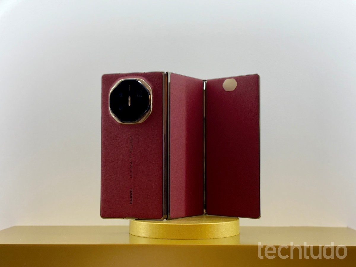 Três celulares que custam até R$ 76 mil e impressionam no Brasil atualmente Huawei Mate XT Ultimate foi lançado com preço que ultrapassa R$ 32 mil (Foto: Ana Letícia Loubak/TechTudo)