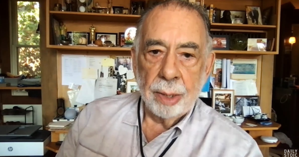 Coppola encontra consolo no estoicismo após a morte da esposa com ensinamentos de Marco Aurélio Diretor Francis Ford Coppola reflete sobre a perda de sua esposa, a cineasta Eleanor Coppola (Foto: @Daily Stoic Podcast via YouTube)