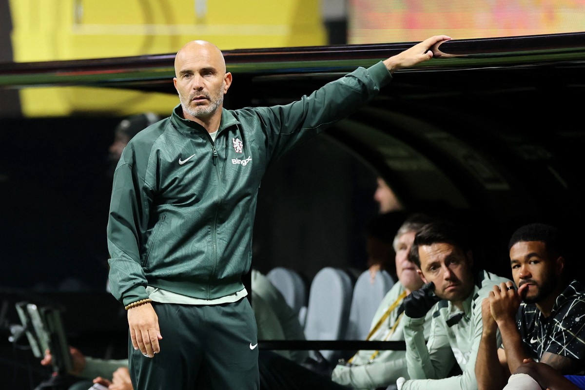Enzo Maresca durante vitória do Chelsea sobre Los Angeles, na estreia do Mundial de Clubes (Foto: ALEX GRIMM / GETTY IMAGES NORTH AMERICA / Getty Images via AFP)