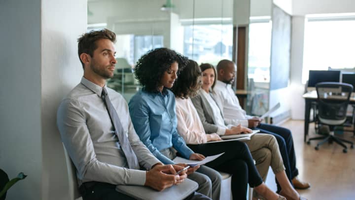 Legisladores buscam acabar com o 'ghosting' nas entrevistas de emprego