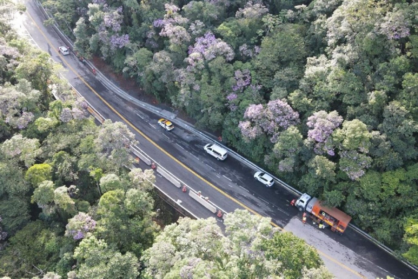 Lote Litoral investe R$ 721 milhões e recupera 34 km de rodovias até 2028 Alcolumbre e Motta convocam sessões do Senado e da Câmara para interromper obstrução da oposição (Foto: Reprodução)
