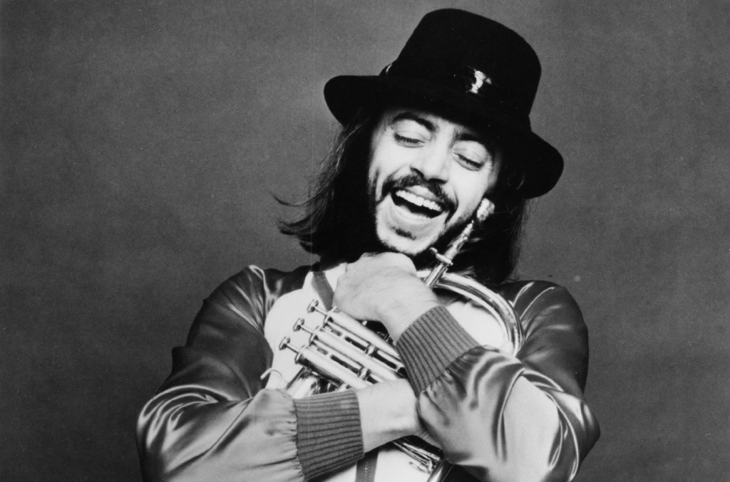 Chuck Mangione faleceu, com o músico de jazz "Feels So Good" morrendo aos 84 anos. (Foto: Reprodução)