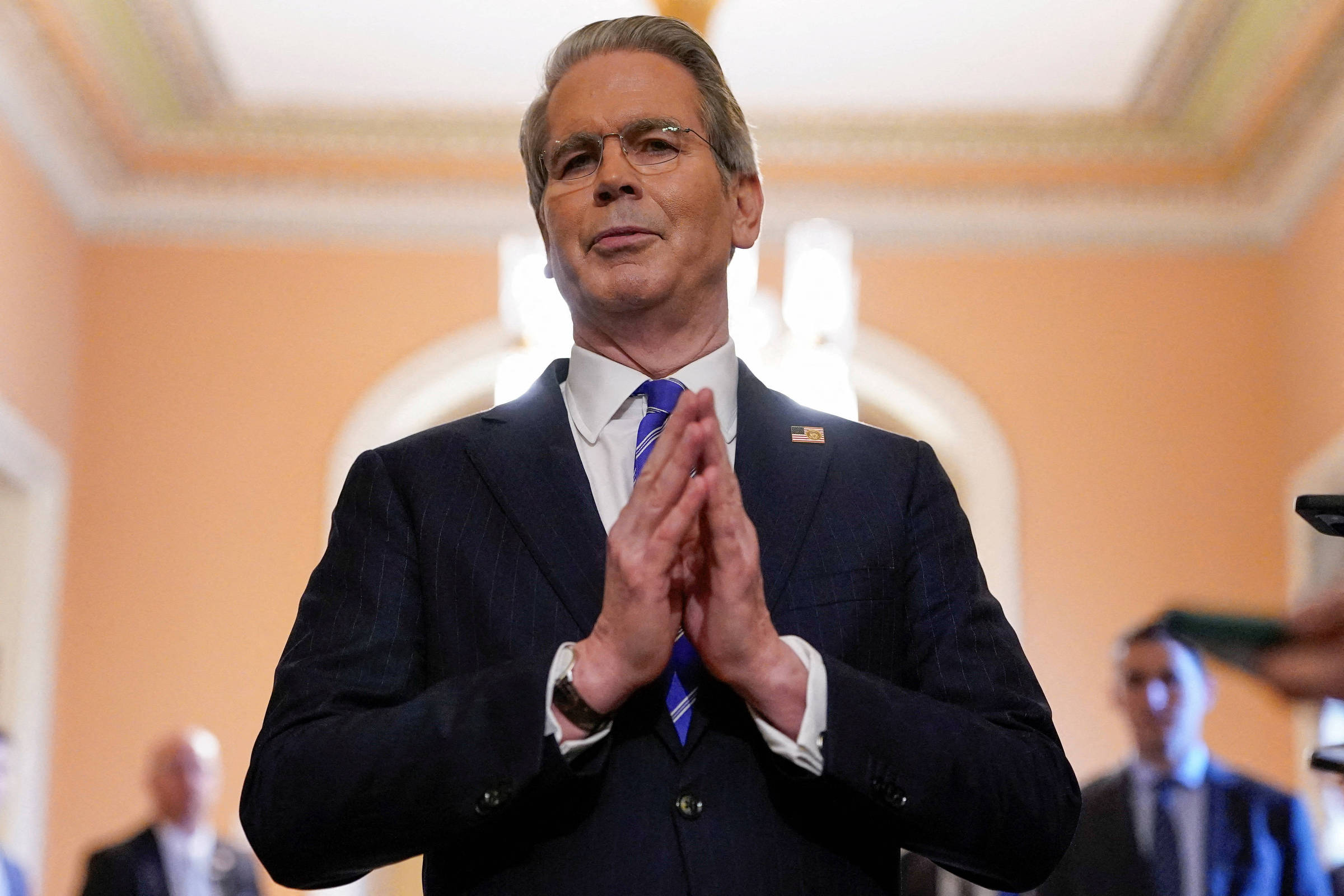 Países enfrentarão tarifas mais altas após 9 de julho, afirma secretário do Tesouro dos EUA Scott Bessent, secretário do Tesouro dos EUA, concede entrevista em Washington (Foto: Elizabeth Frantz/Reuters)