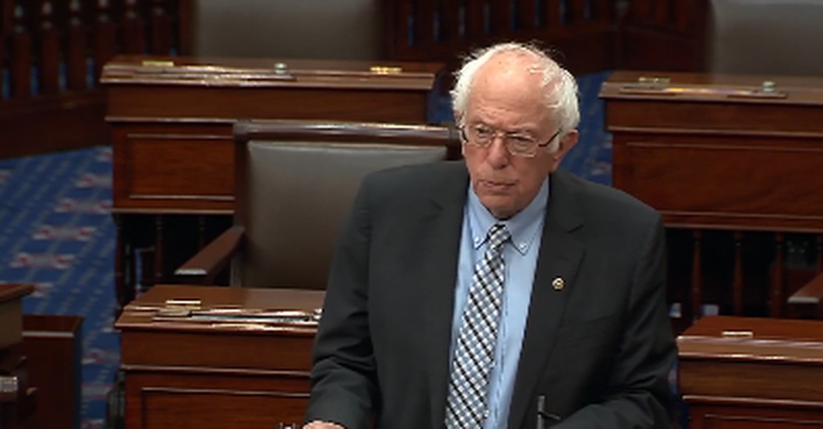 Bernie Sanders alerta sobre repetição da história em comparação com invasão do Iraque Senador democrata Bernie Sanders (Foto: Reprodução)