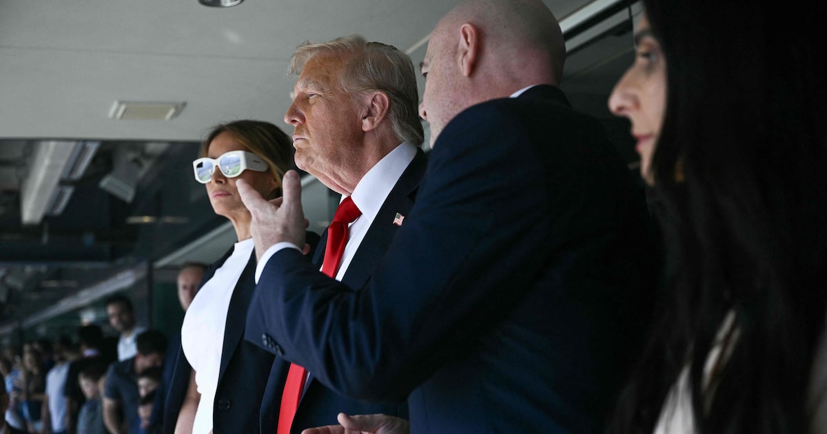Donald Trump considera Pelé o maior jogador de futebol de todos os tempos Donald Trump diz que Pelé foi o maior jogador de futebol de todos os tempos. (Foto: Brendan Smialowski/AFP)