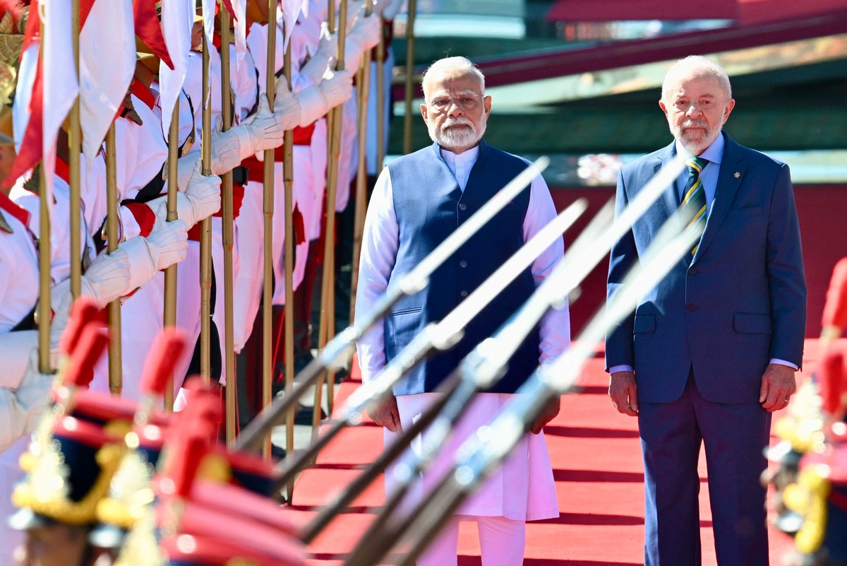 Lula busca fortalecer parcerias estratégicas com a Índia sob liderança de Modi Lula recebe o primeiro-ministro da Índia, Narendra Modi, em Brasília para uma visita de Estado (Foto: Evaristo Sá/AFP)