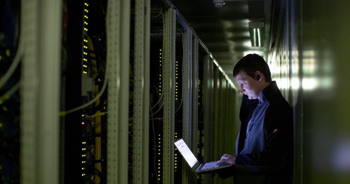 América Latina expande data centers, mas enfrenta desafios ambientais e sociais A América Latina tem a oportunidade de se posicionar como um player relevante e soberano no cenário tecnológico. (Foto: Fredrik Solstad/Bloomberg)
