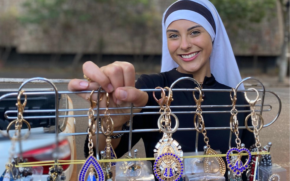 Irmã Eva, ex-modelo, reafirma sua vocação religiosa e trabalho social em Goiânia